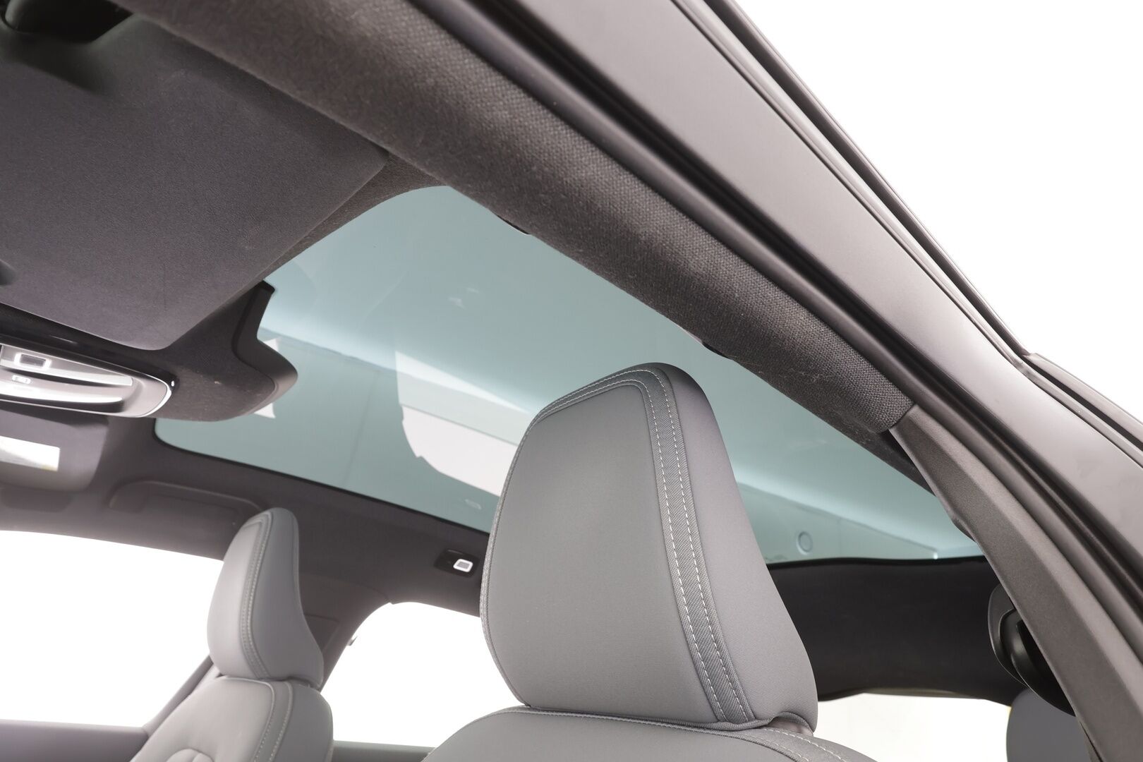 Polestar 2 2021 Launch Edition, 300kW, 78kWh - Pilot&Plus | Vetokoukku | Harman&Kardon | Lasikatto | 360-Kamera | Pixel LED | 2x Renkaat Aluvantein | Supervarusteet!
