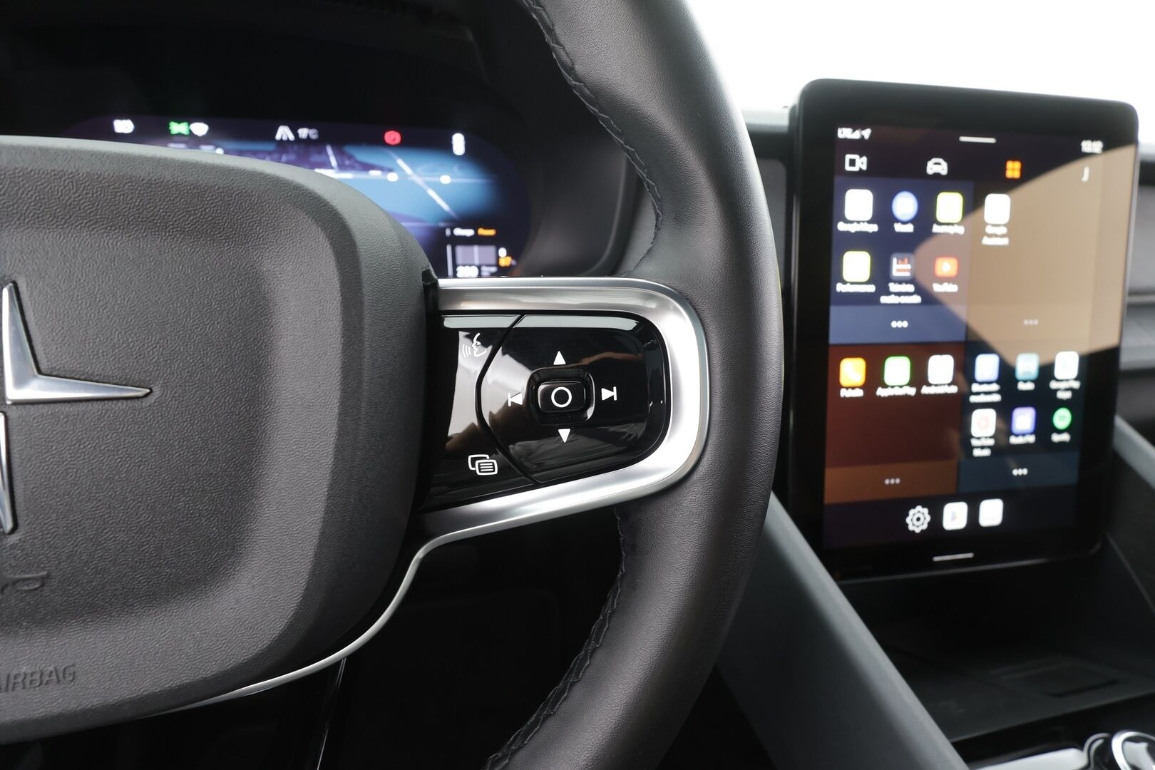 Polestar 2 2021 Launch Edition, 300kW, 78kWh - Pilot&Plus | Vetokoukku | Harman&Kardon | Lasikatto | 360-Kamera | Pixel LED | 2x Renkaat Aluvantein | Supervarusteet!