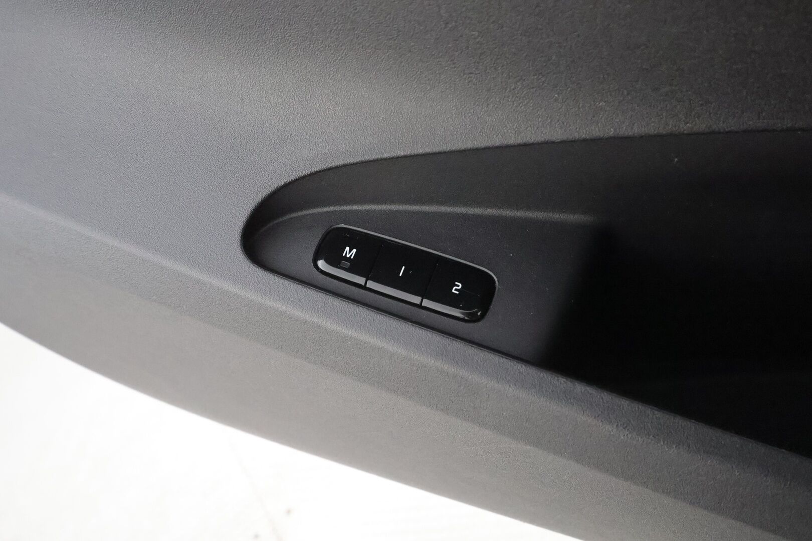 Polestar 2 2021 Launch Edition, 300kW, 78kWh - Pilot&Plus | Vetokoukku | Harman&Kardon | Lasikatto | 360-Kamera | Pixel LED | 2x Renkaat Aluvantein | Supervarusteet!