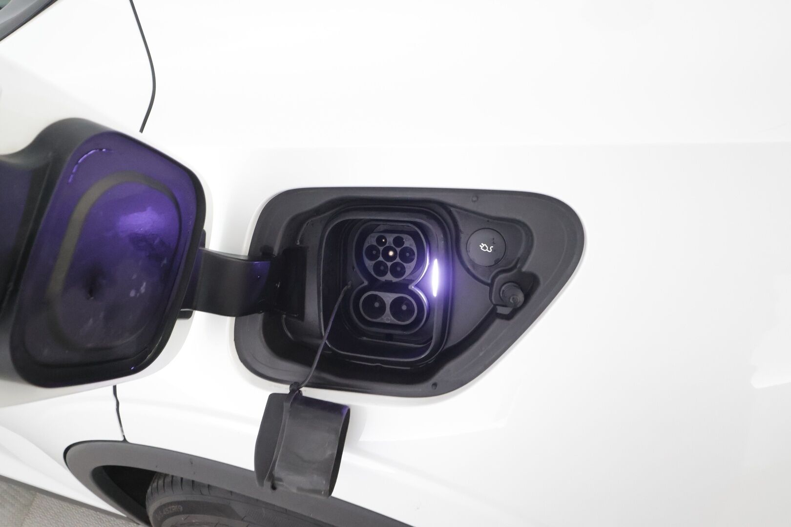Polestar 2 2021 Launch Edition, 300kW, 78kWh - Pilot&Plus | Vetokoukku | Harman&Kardon | Lasikatto | 360-Kamera | Pixel LED | 2x Renkaat Aluvantein | Supervarusteet!