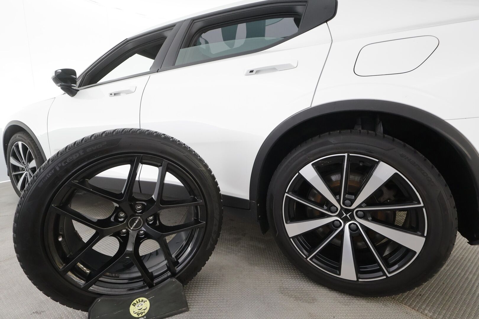 Polestar 2 2021 Launch Edition, 300kW, 78kWh - Pilot&Plus | Vetokoukku | Harman&Kardon | Lasikatto | 360-Kamera | Pixel LED | 2x Renkaat Aluvantein | Supervarusteet!