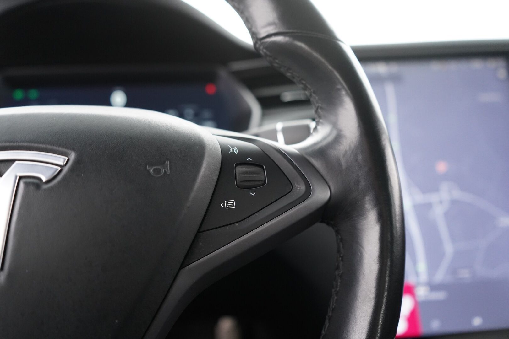 Tesla Model S 2018 75 D *Kamera / ACC / Panorama / Esilämmitys / 2x Renkaat *