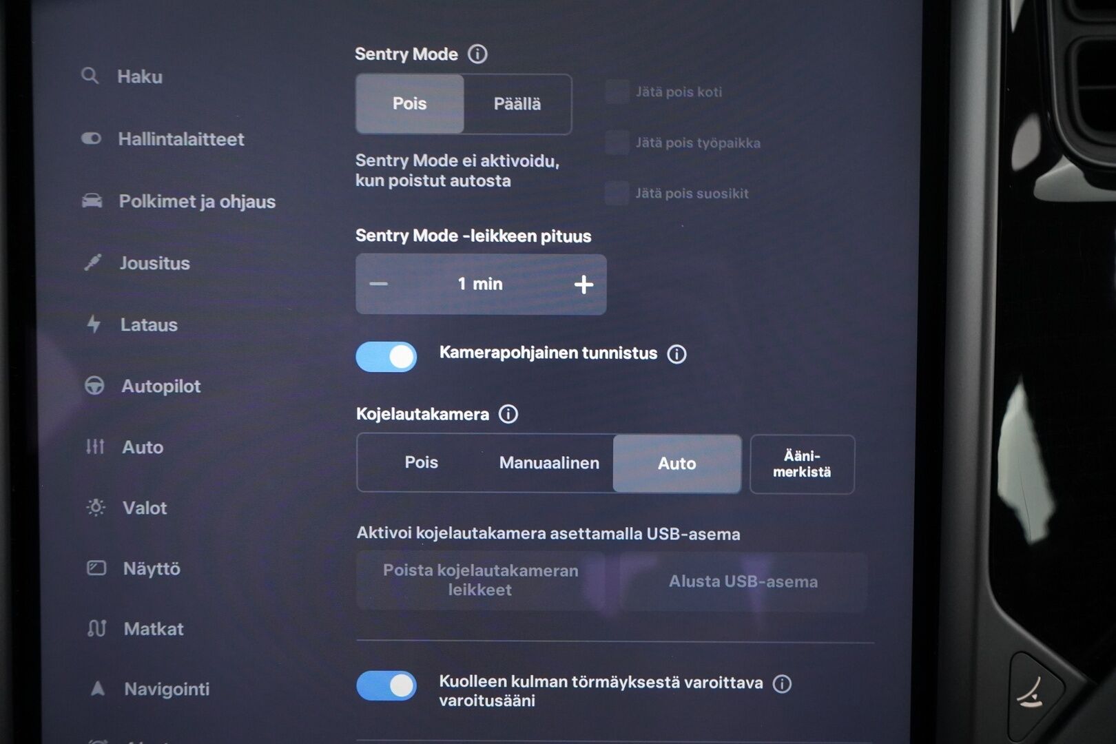 Tesla Model S 2018 75 D *Kamera / ACC / Panorama / Esilämmitys / 2x Renkaat *