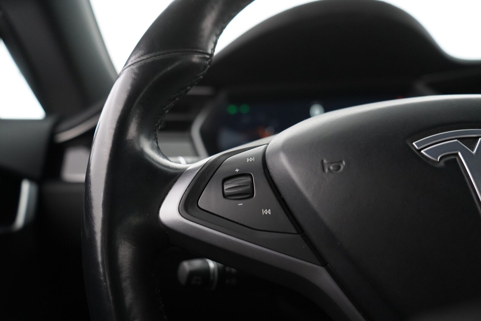 Tesla Model S 2018 75 D *Kamera / ACC / Panorama / Esilämmitys / 2x Renkaat *