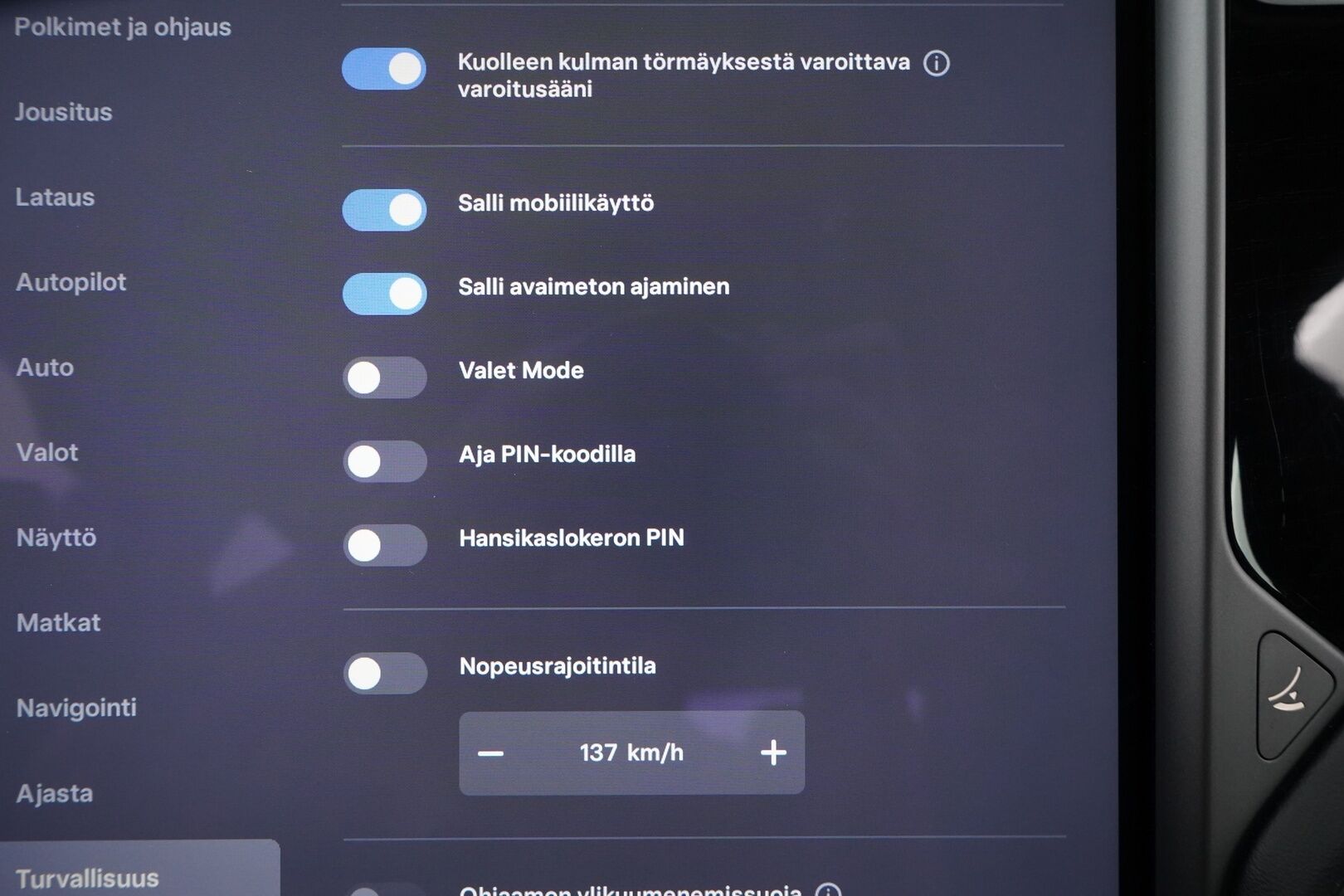 Tesla Model S 2018 75 D *Kamera / ACC / Panorama / Esilämmitys / 2x Renkaat *