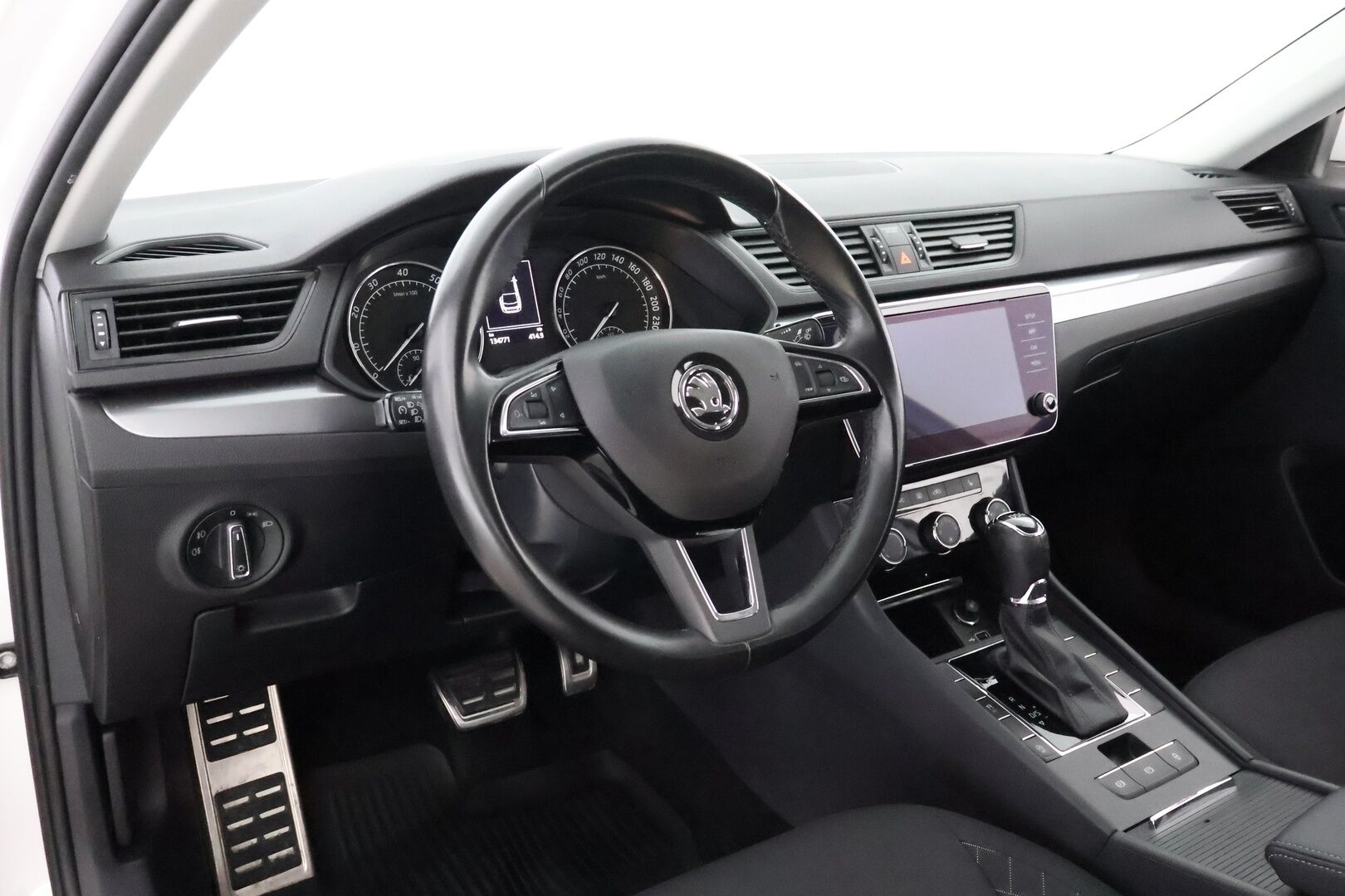 Skoda Superb 2020 2,0 TSI 190 Ambition Edition DSG Autom. - Vakkari / SmartLink / KeyLess / Peruutustutka / Erittäin siisti / Juuri tullut Tampereelle!