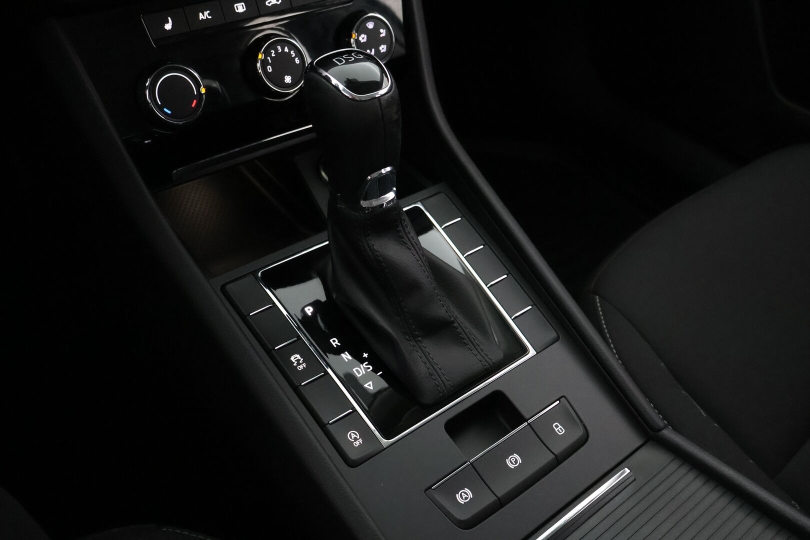 Skoda Superb 2020 2,0 TSI 190 Ambition Edition DSG Autom. - Vakkari / SmartLink / KeyLess / Peruutustutka / Erittäin siisti / Juuri tullut Tampereelle!