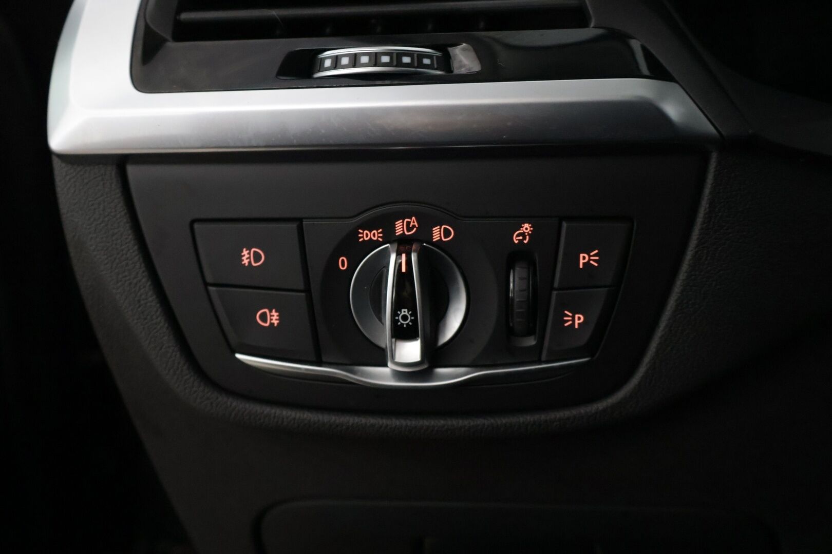 BMW X3 2021 G01 xDrive 30e A Charged Edition Luxury* Sporttinahat / Vetokoukku / P kamera / Hifit / BLIS * - Kahdet renkaat aluvanteilla! - HULLU BLACKWEEK KORKOTARJOUS 2,49%