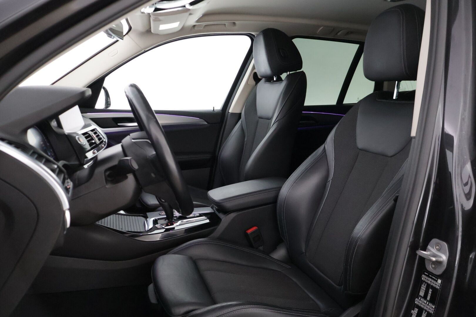 BMW X3 2021 G01 xDrive 30e A Charged Edition Luxury* Sporttinahat / Vetokoukku / P kamera / Hifit / BLIS * - Kahdet renkaat aluvanteilla!