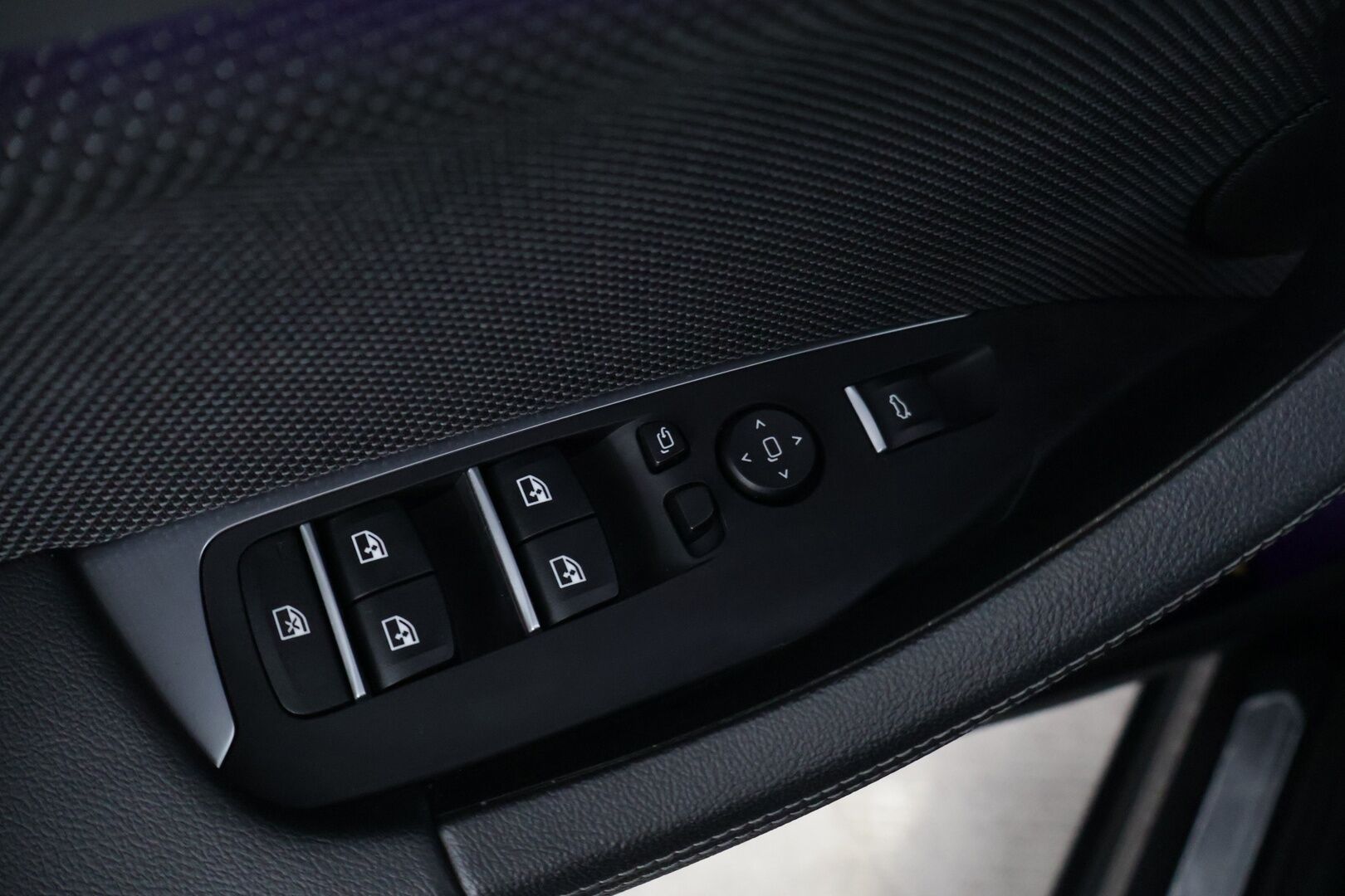 BMW X3 2021 G01 xDrive 30e A Charged Edition Luxury* Sporttinahat / Vetokoukku / P kamera / Hifit / BLIS * - Kahdet renkaat aluvanteilla! - HULLU BLACKWEEK KORKOTARJOUS 2,49%