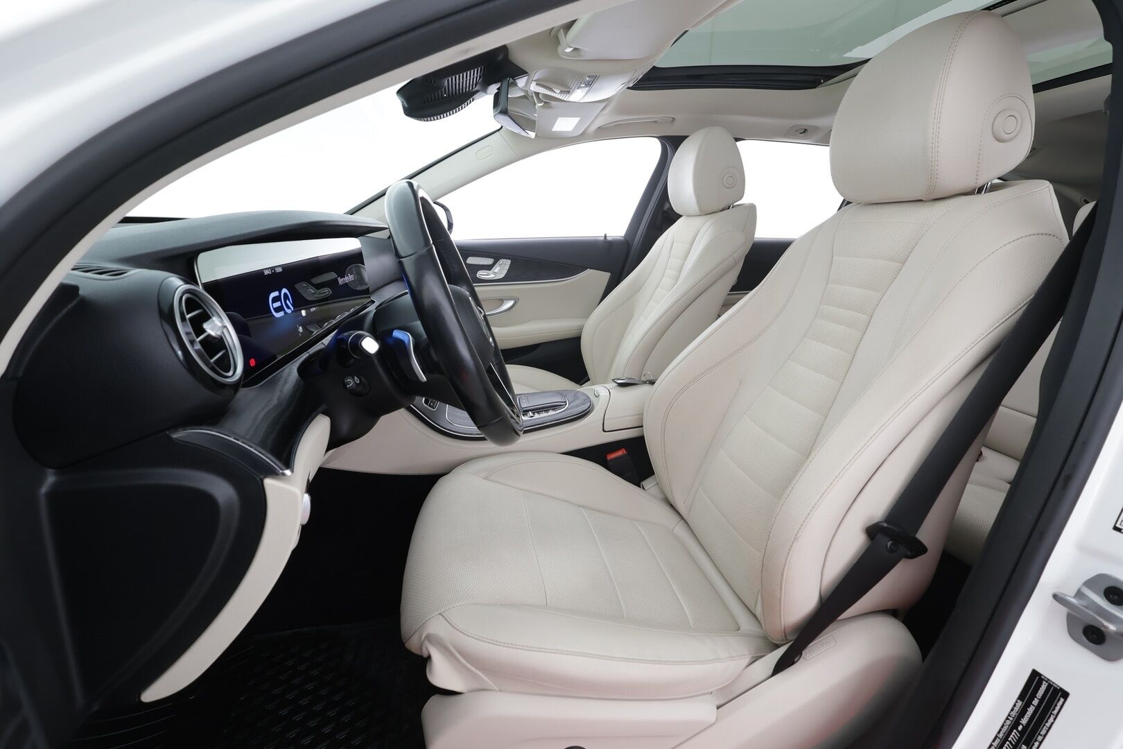 Mercedes-Benz E 2021 300 de 4MATIC T A Business Avantgarde EQ Power * Koukku / Distronic / 360° / Multibeam / Widescreen / HUD / Burmester * - Panorama / Comfort-penkit Muistilla / Akku kuntotarkastettu / Kahdet renkaat aluvanteilla