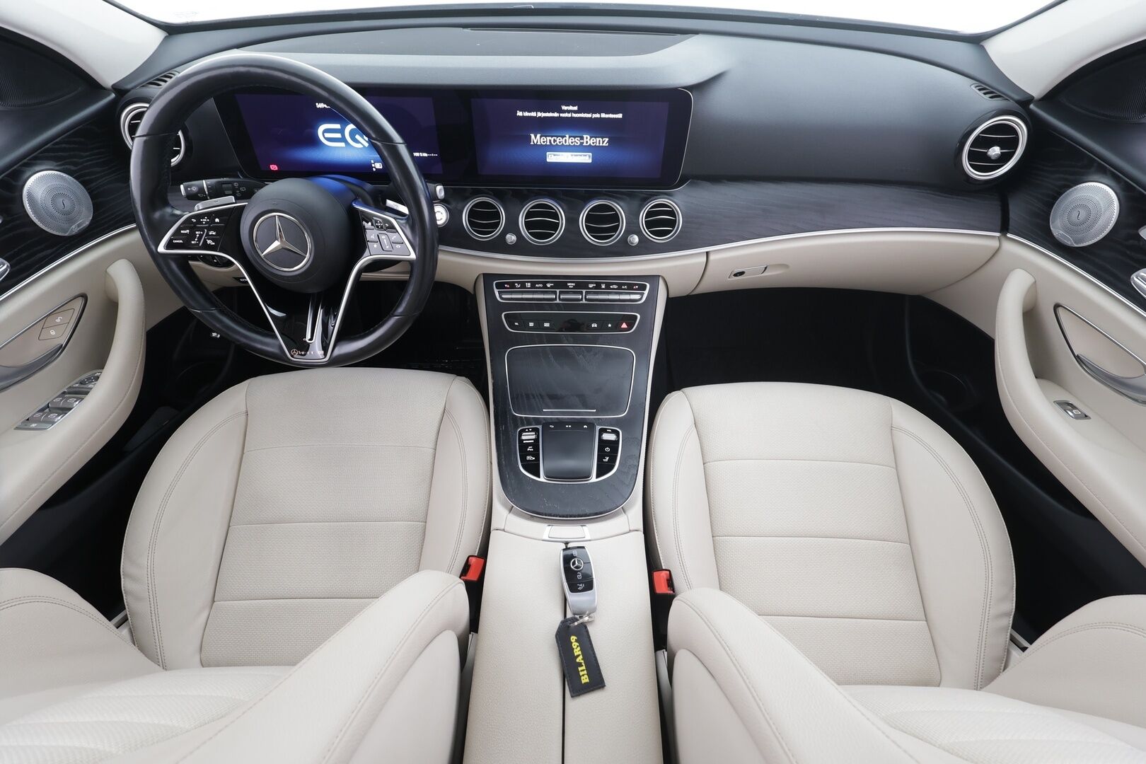 Mercedes-Benz E 2021 300 de 4MATIC T A Business Avantgarde EQ Power * Koukku / Distronic / 360° / Multibeam / Widescreen / HUD / Burmester * - Panorama / Comfort-penkit Muistilla / Akku kuntotarkastettu / Kahdet renkaat aluvanteilla