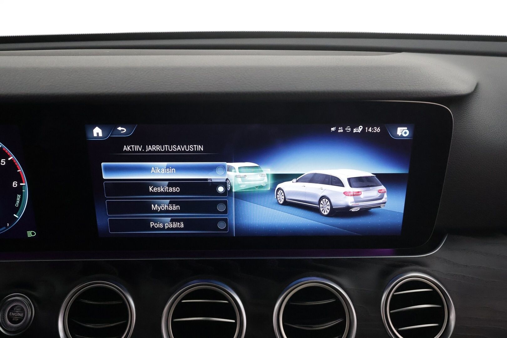 Mercedes-Benz E 2021 300 de 4MATIC T A Business Avantgarde EQ Power AMG* Koukku / Distronic / 360° / Multibeam / Widescreen / HUD /Burmester* - AMG / Panorama / Comfort-penkit Muistilla / Akku kuntotarkastettu / Kahdet renkaat aluvanteilla