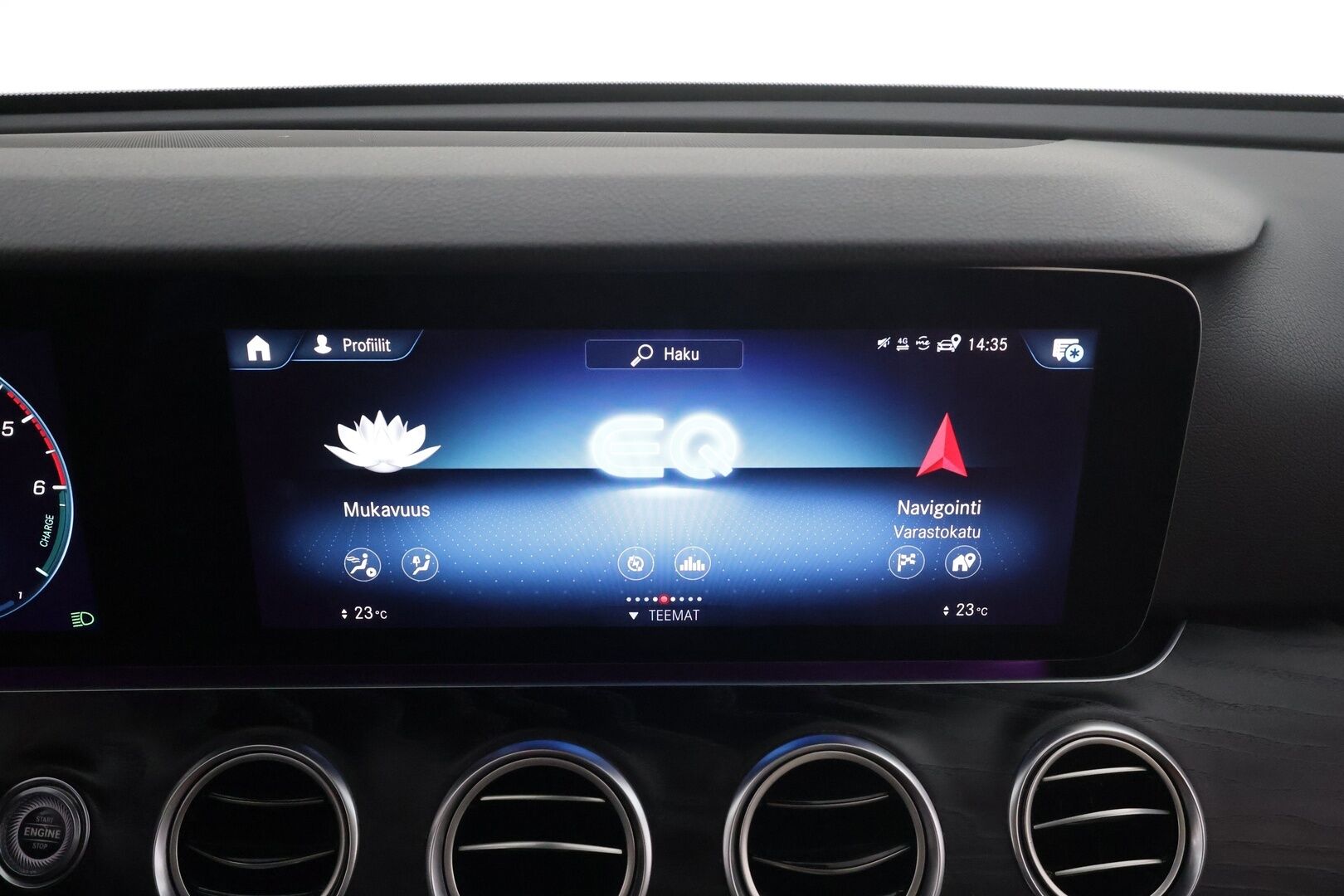 Mercedes-Benz E 2021 300 de 4MATIC T A Business Avantgarde EQ Power AMG* Koukku / Distronic / 360° / Multibeam / Widescreen / HUD /Burmester* - AMG / Panorama / Comfort-penkit Muistilla / Akku kuntotarkastettu / Kahdet renkaat aluvanteilla