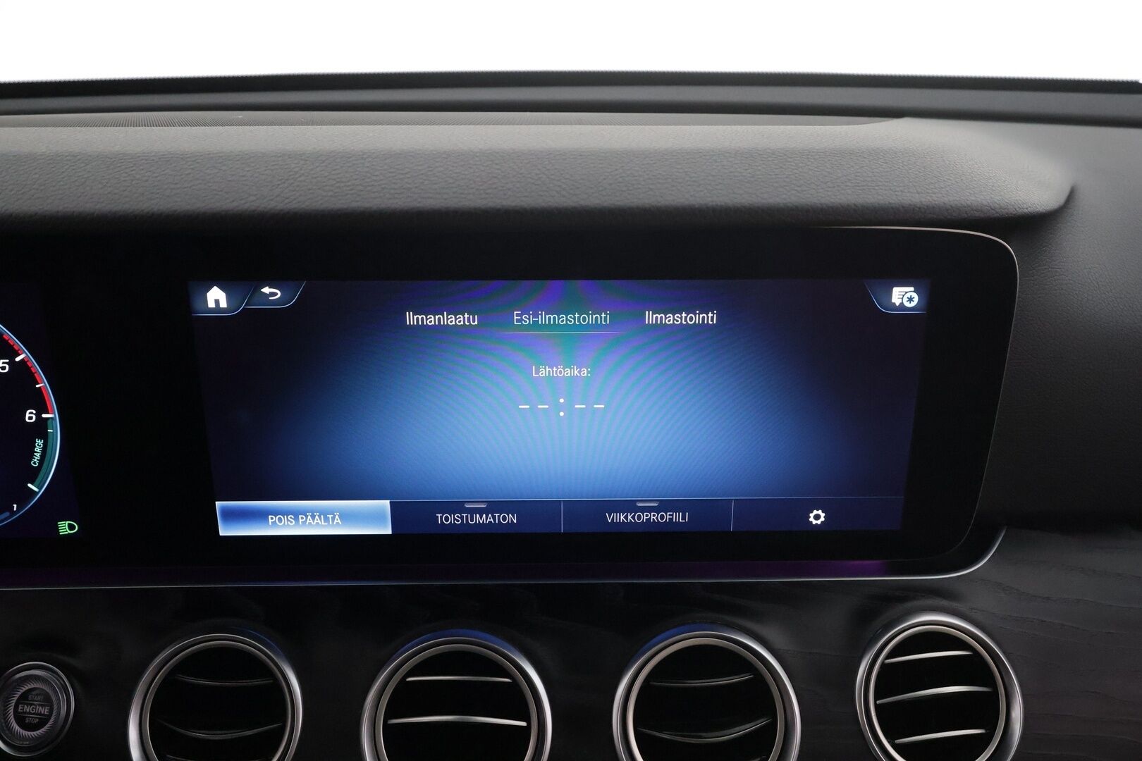 Mercedes-Benz E 2021 300 de 4MATIC T A Business Avantgarde EQ Power AMG* Koukku / Distronic / 360° / Multibeam / Widescreen / HUD /Burmester* - AMG / Panorama / Comfort-penkit Muistilla / Akku kuntotarkastettu / Kahdet renkaat aluvanteilla