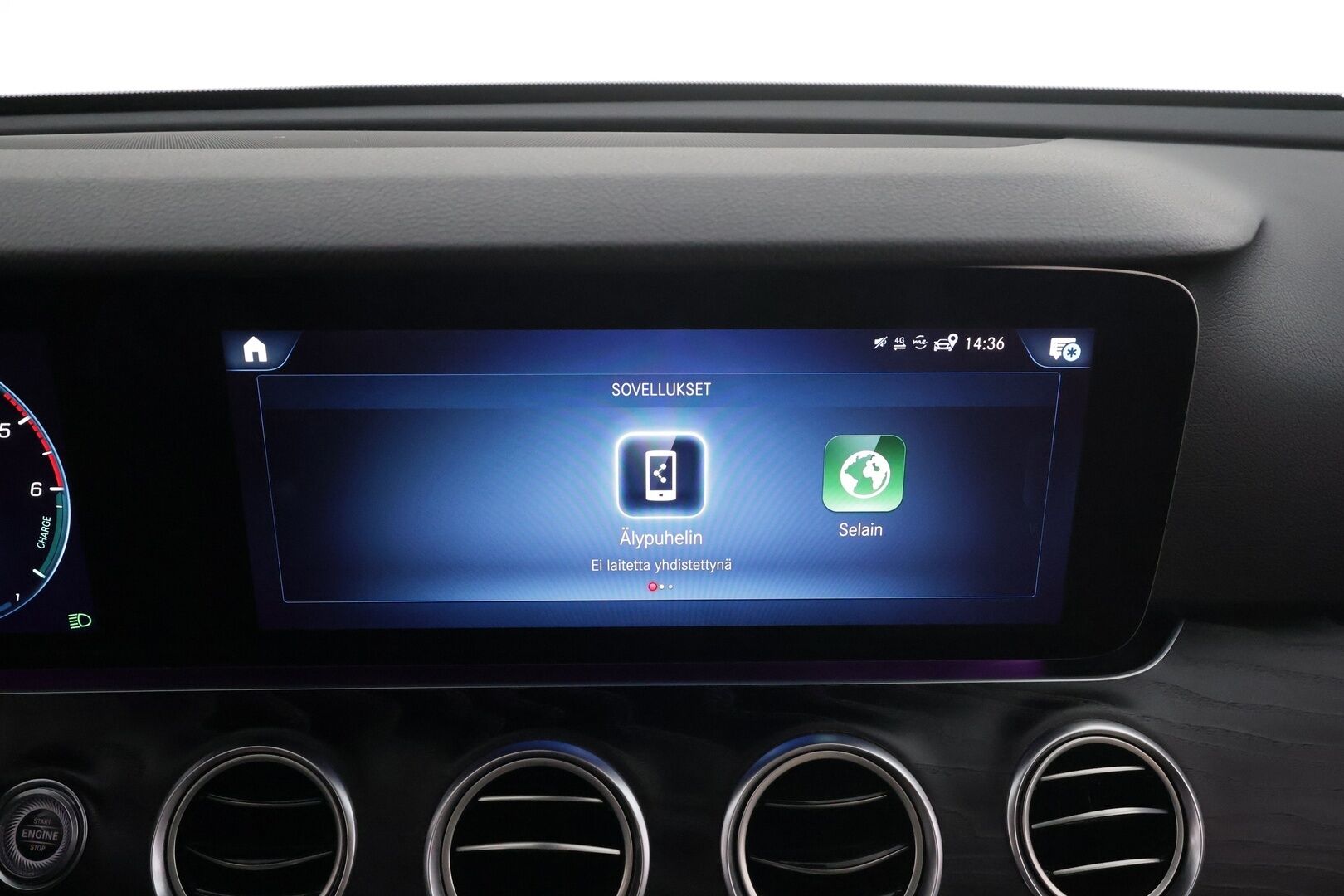 Mercedes-Benz E 2021 300 de 4MATIC T A Business Avantgarde EQ Power AMG* Koukku / Distronic / 360° / Multibeam / Widescreen / HUD /Burmester* - AMG / Panorama / Comfort-penkit Muistilla / Akku kuntotarkastettu / Kahdet renkaat aluvanteilla