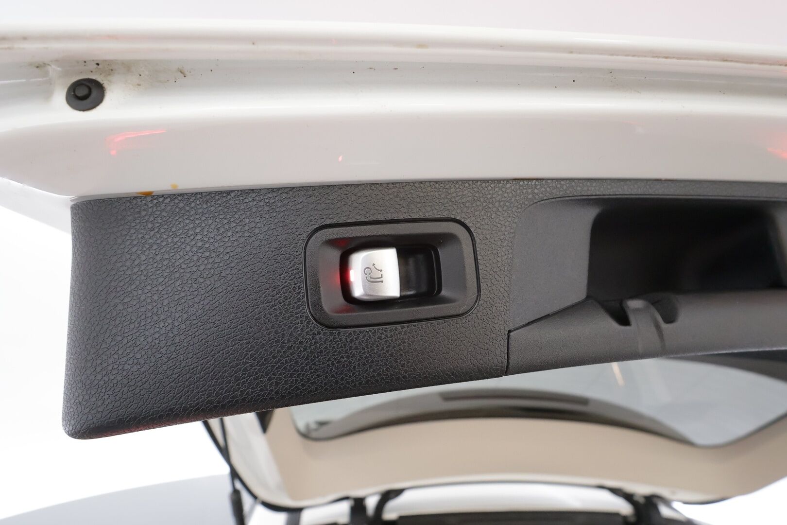 Mercedes-Benz E 2021 300 de 4MATIC T A Business Avantgarde EQ Power * Koukku / Distronic / 360° / Multibeam / Widescreen / HUD / Burmester * - Panorama / Comfort-penkit Muistilla / Akku kuntotarkastettu / Kahdet renkaat aluvanteilla