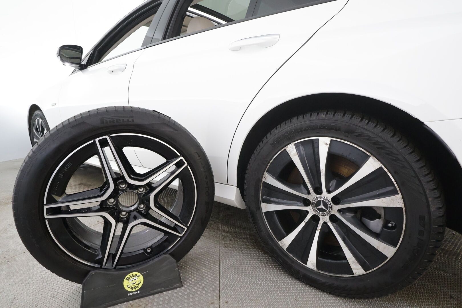 Mercedes-Benz E 2021 300 de 4MATIC T A Business Avantgarde EQ Power * Koukku / Distronic / 360° / Multibeam / Widescreen / HUD / Burmester * - Panorama / Comfort-penkit Muistilla / Akku kuntotarkastettu / Kahdet renkaat aluvanteilla