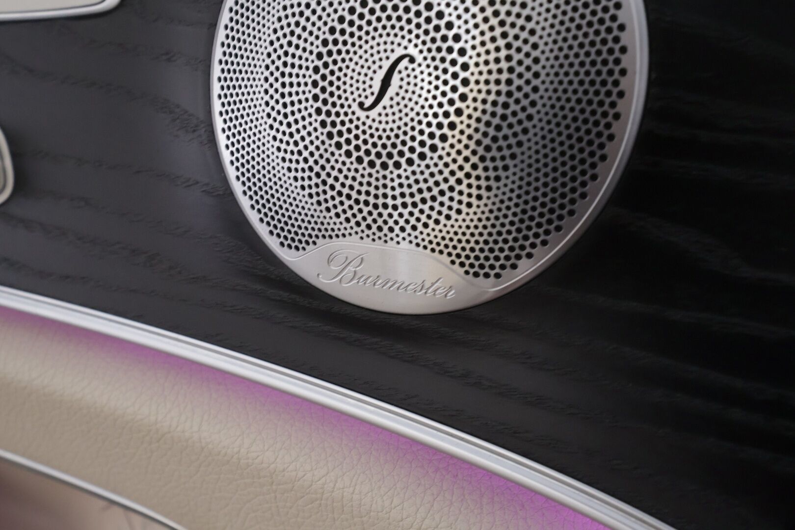 Mercedes-Benz E 2021 300 de 4MATIC T A Business Avantgarde EQ Power AMG* Koukku / Distronic / 360° / Multibeam / Widescreen / HUD /Burmester* - AMG / Panorama / Comfort-penkit Muistilla / Akku kuntotarkastettu / Kahdet renkaat aluvanteilla - HULLUT AVAJAISHULINAT KORKOTARJOUS 3,29 %