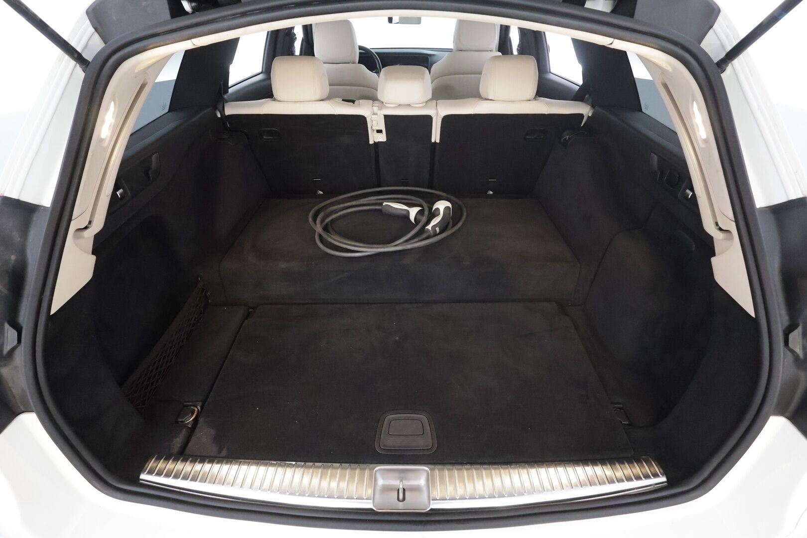 Mercedes-Benz E 2021 300 de 4MATIC T A Business Avantgarde EQ Power AMG* Koukku / Distronic / 360° / Multibeam / Widescreen / HUD /Burmester* - AMG / Panorama / Comfort-penkit Muistilla / Akku kuntotarkastettu / Kahdet renkaat aluvanteilla