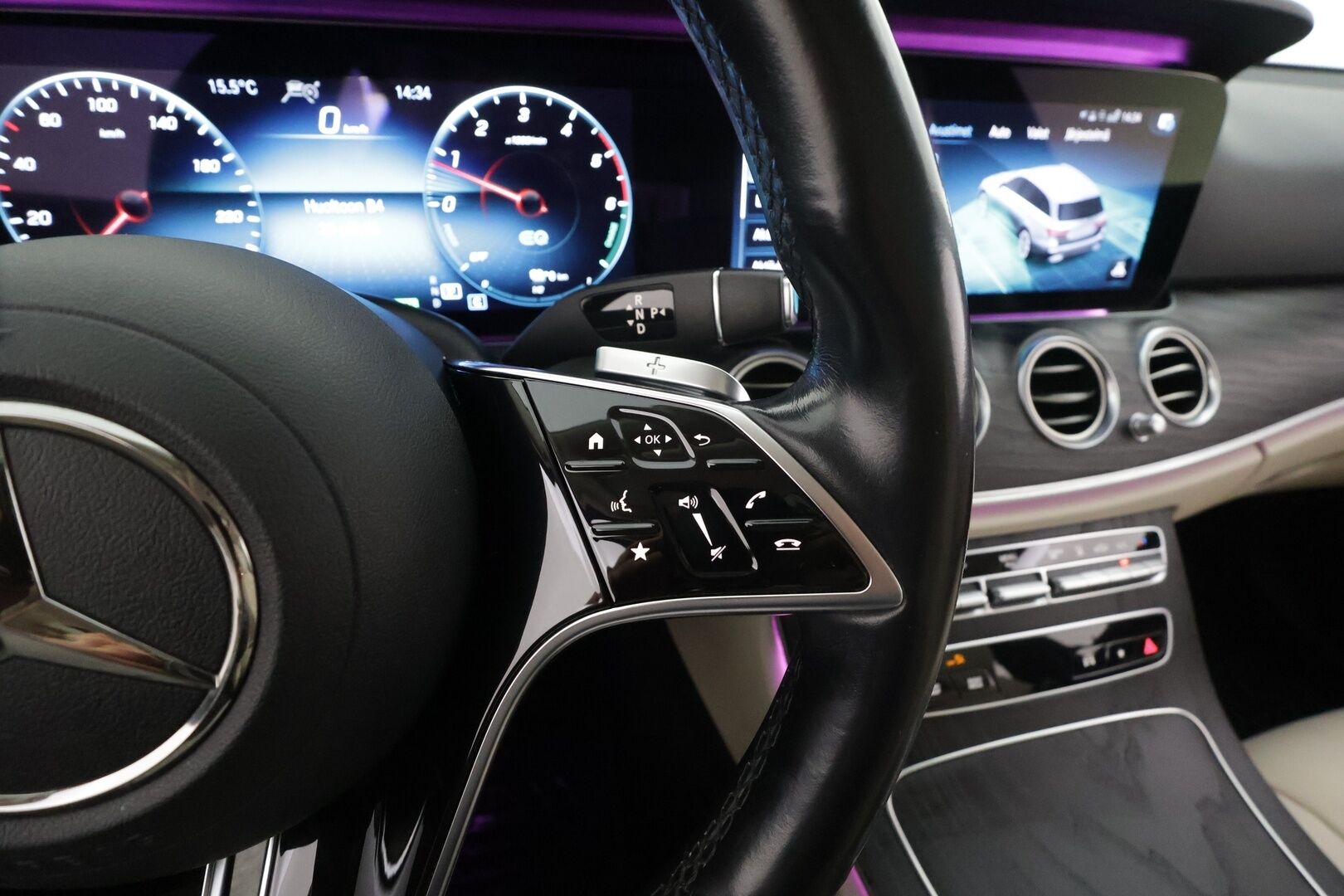 Mercedes-Benz E 2021 300 de 4MATIC T A Business Avantgarde EQ Power * Koukku / Distronic / 360° / Multibeam / Widescreen / HUD / Burmester * - Panorama / Comfort-penkit Muistilla / Akku kuntotarkastettu / Kahdet renkaat aluvanteilla