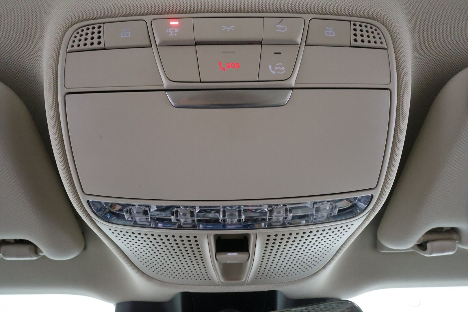 Mercedes-Benz E 2021 300 de 4MATIC T A Business Avantgarde EQ Power * Koukku / Distronic / 360° / Multibeam / Widescreen / HUD / Burmester * - Panorama / Comfort-penkit Muistilla / Akku kuntotarkastettu / Kahdet renkaat aluvanteilla