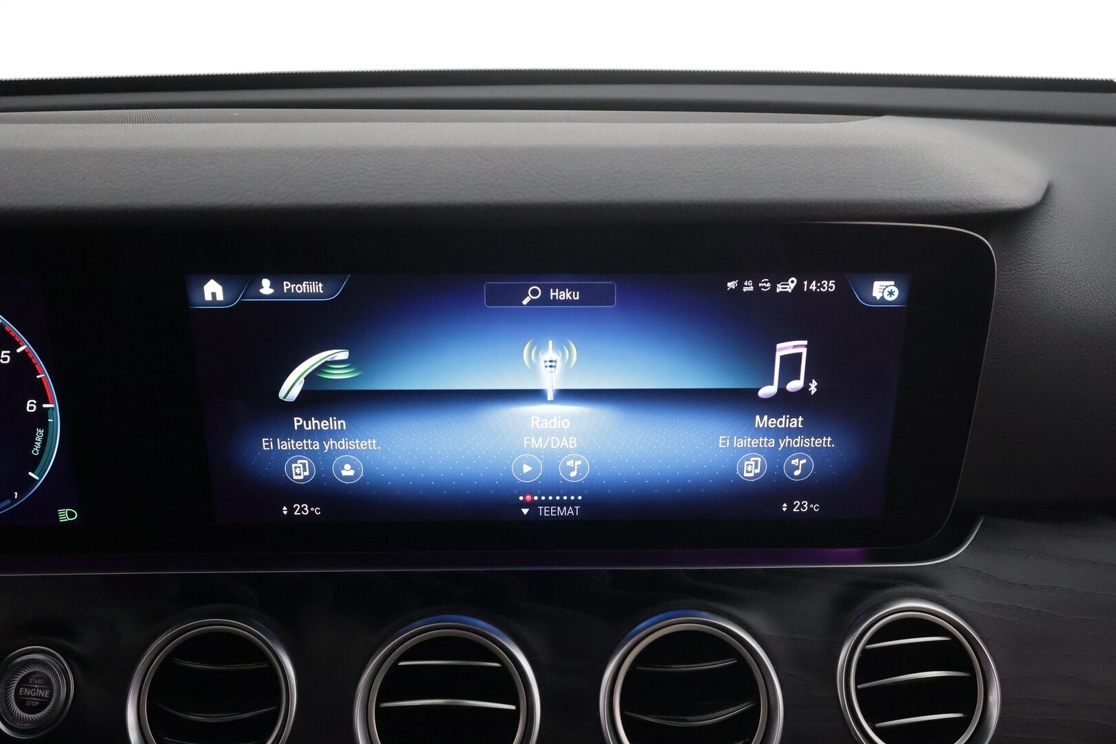 Mercedes-Benz E 2021 300 de 4MATIC T A Business Avantgarde EQ Power * Koukku / Distronic / 360° / Multibeam / Widescreen / HUD / Burmester * - Panorama / Comfort-penkit Muistilla / Akku kuntotarkastettu / Kahdet renkaat aluvanteilla