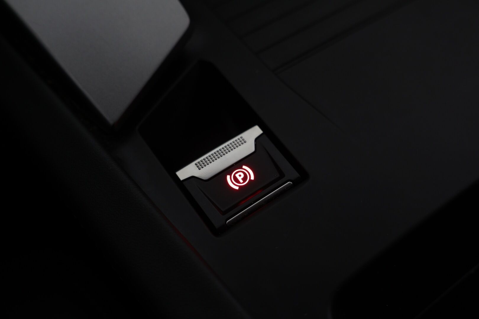 Peugeot 408 2024 Allure PureTech 130 EAT8-Aut. * ACC / BLISS / 360°-kamera / Navi / Lämmitettävä tuulilasi / Merkkihuollettu / Osanahat * - Upea Peugeot / Mahtava metalliväri / Hyvät varusteet! - HULLUT AVAJAISHULINAT KORKOTARJOUS 3,29 %