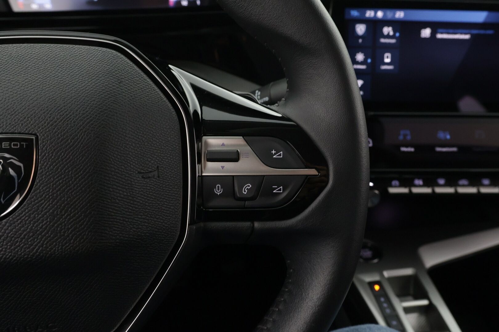 Peugeot 408 2024 Allure PureTech 130 EAT8-automaatti/ ACC/ Lämmitettävä tuulilasi/ Merkkihuollettu/ Puolinahkasisusta