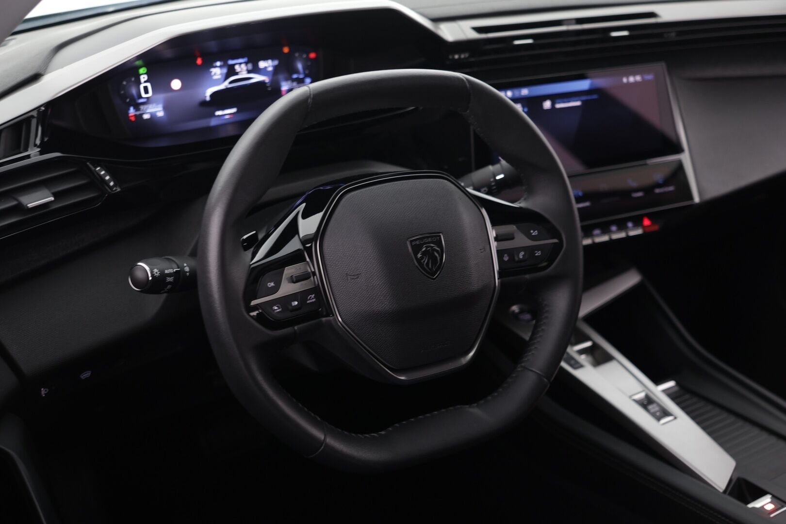 Peugeot 408 2024 Allure PureTech 130 EAT8-automaatti/ ACC/ Lämmitettävä tuulilasi/ Merkkihuollettu/ Puolinahkasisusta