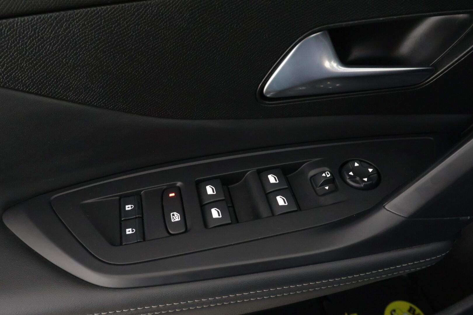 Peugeot 408 2024 Allure PureTech 130 EAT8-automaatti/ ACC/ Lämmitettävä tuulilasi/ Merkkihuollettu/ Puolinahkasisusta