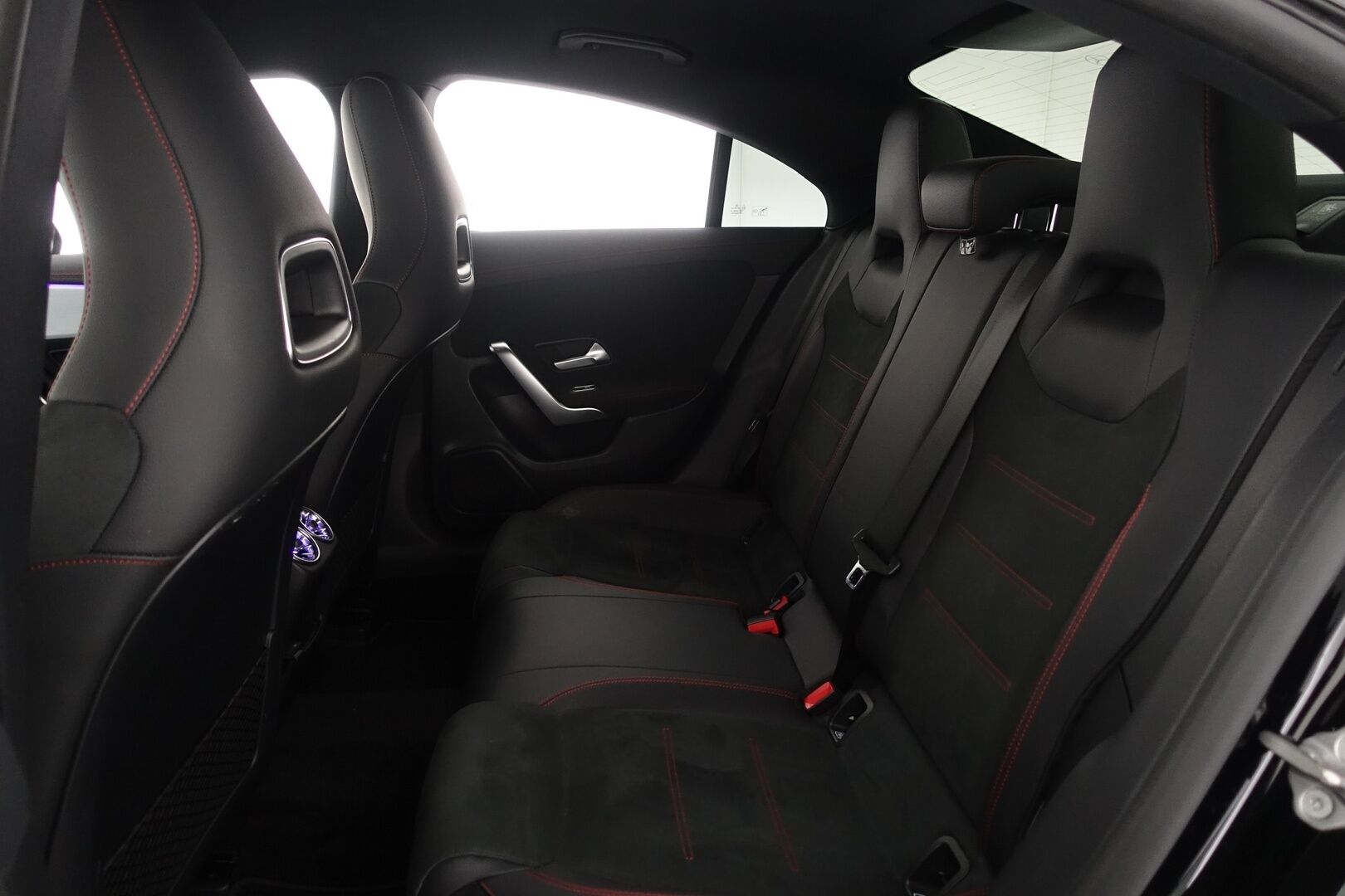 Mercedes-Benz CLA 2020 MERCEDES-BENZ CLA 180 d A Business AMG - | AMG sisä ja ulkopaketti | Vakkari | P.Kamera ja tutkat | Ambient Light | Navi | Suomi-auto | Kahdet AMG vanteet renkailla |