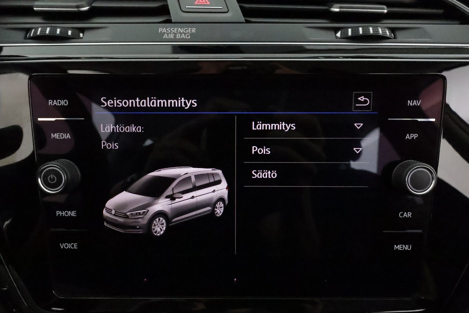 Volkswagen Touran 2020 R-Line 1,5 TSI EVO 110 kW DSG-automaatti  **Webasto / Adapt.Vakkari / Adapt.LED / P.kamera / Navi** - 3,99 % KORKOTARJOUS TÄHÄN AUTOON - 2-Omisteinen Suomi-auto / Kahdet Renkaat