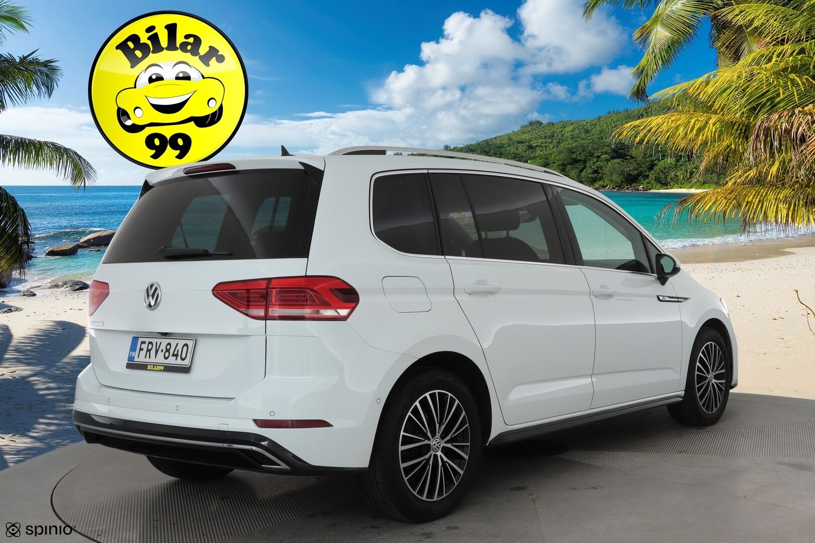 Volkswagen Touran 2020 R-Line 1,5 TSI EVO 110 kW DSG-automaatti  **Webasto / Adapt.Vakkari / Adapt.LED / P.kamera / Navi** - 3,99 % KORKOTARJOUS TÄHÄN AUTOON - 2-Omisteinen Suomi-auto / Kahdet Renkaat