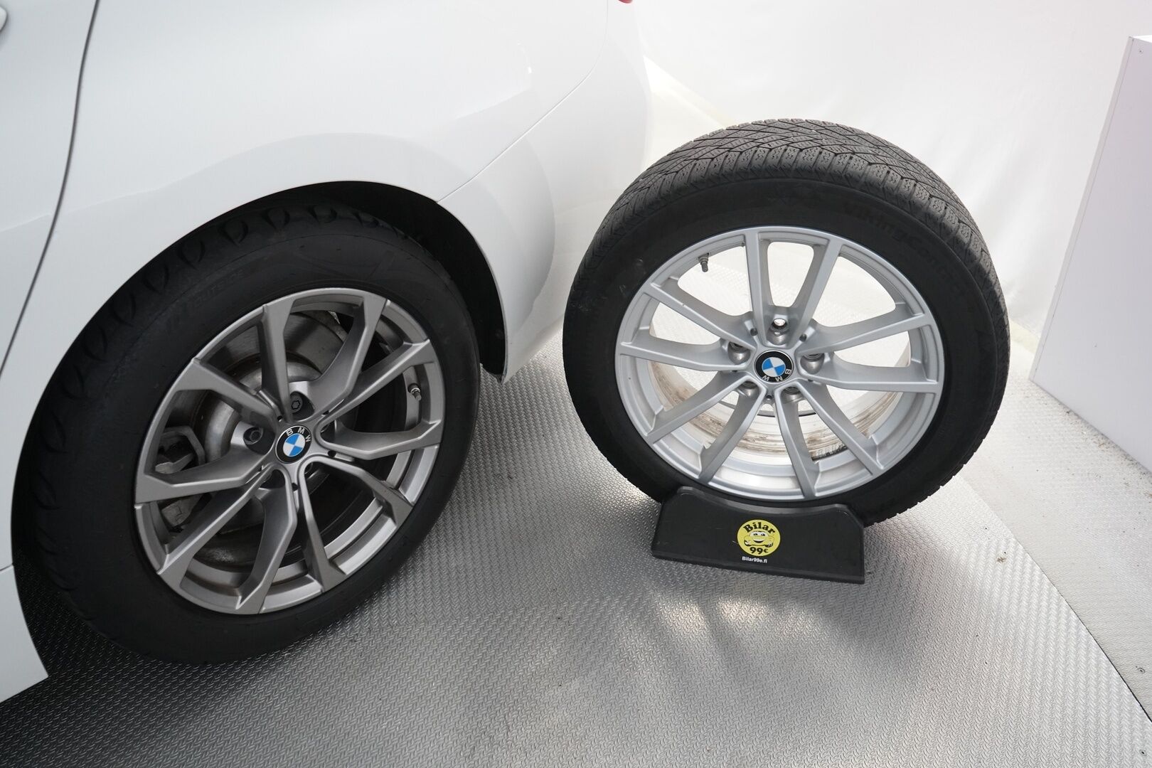 BMW 330E 2021 G21 Touring 330e A Touring *ShadowLine / Navi / Puolinahat / Sähköluukku / Ambient / Kahdet Vanteet* - ShadowLine / Kahdet OEM vanteet / Viimeisin huolto 130tkm kohdalla