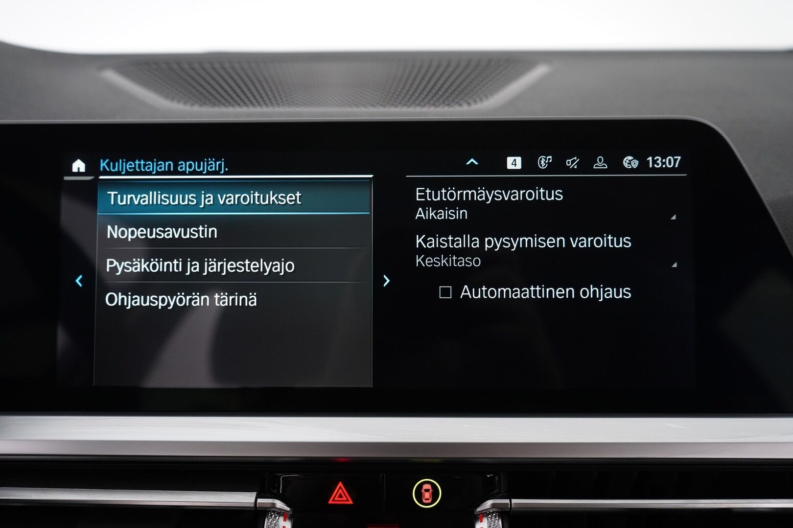BMW 330E 2021 G21 Touring 330e A Touring * ShadowLine / Navi / Puolinahat / Sähköluukku / Ambient! * - Fiksut huollot / Kahdet OEM vanteet / Siisti
