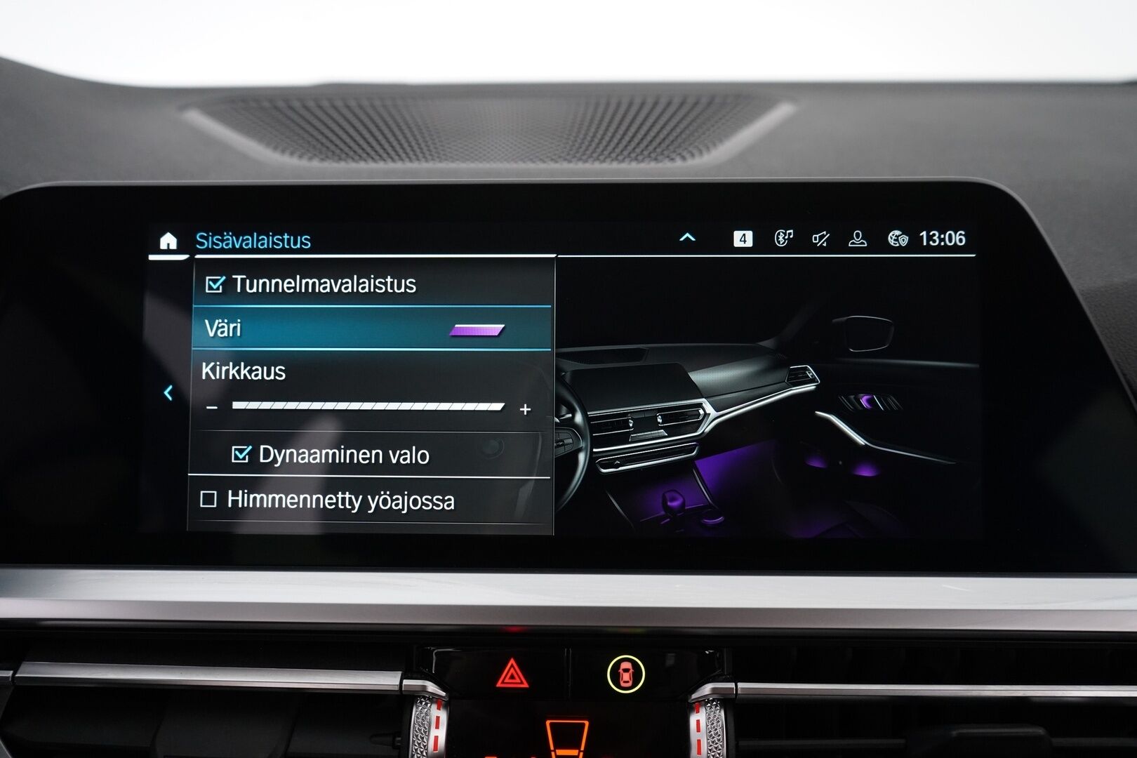 BMW 330E 2021 G21 Touring 330e A Touring * ShadowLine / Navi / Puolinahat / Sähköluukku / Ambient! * - Fiksut huollot / Kahdet OEM vanteet / Siisti