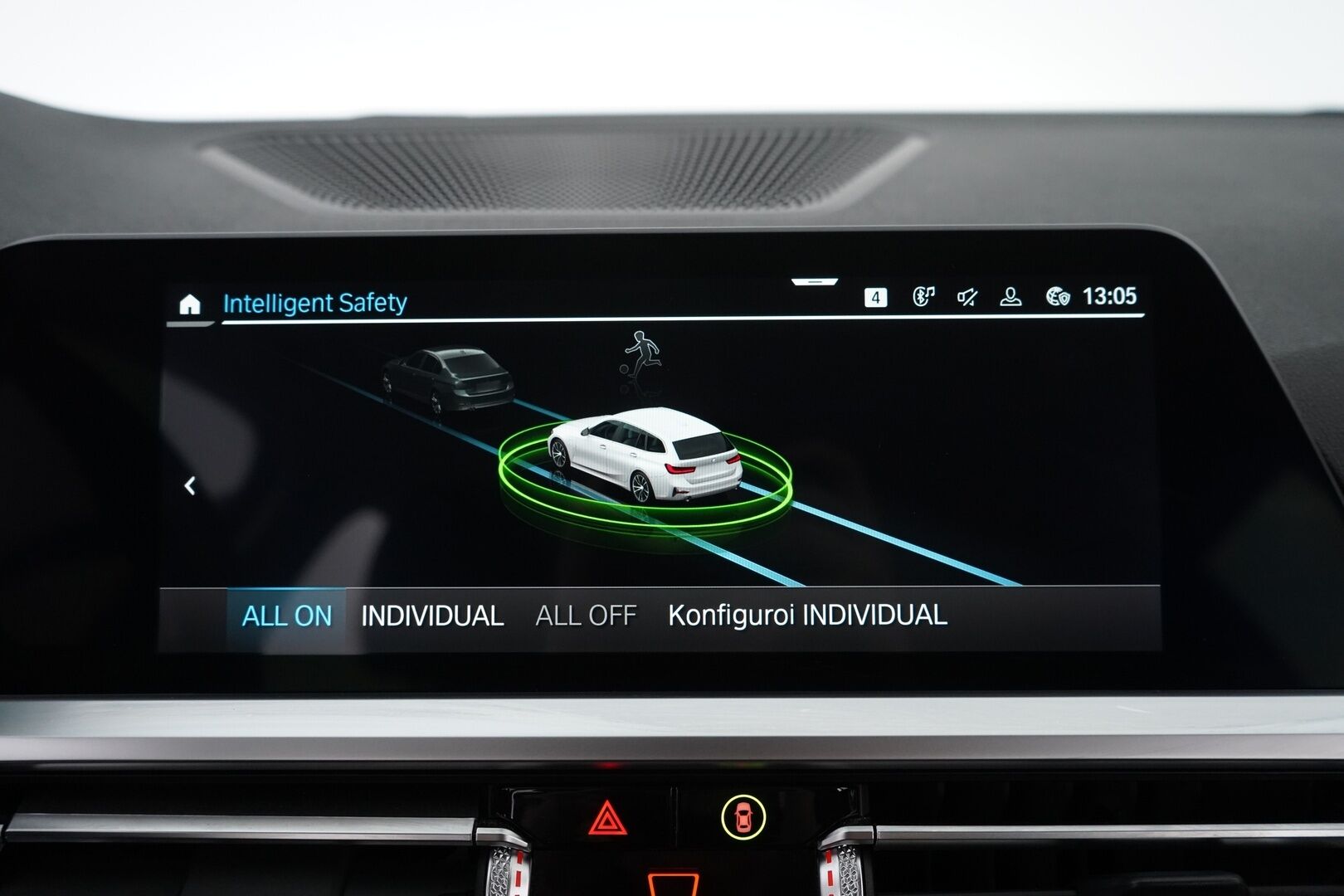 BMW 330E 2021 G21 Touring 330e A Touring * ShadowLine / Navi / Puolinahat / Sähköluukku / Ambient! * - Fiksut huollot / Kahdet OEM vanteet / Siisti