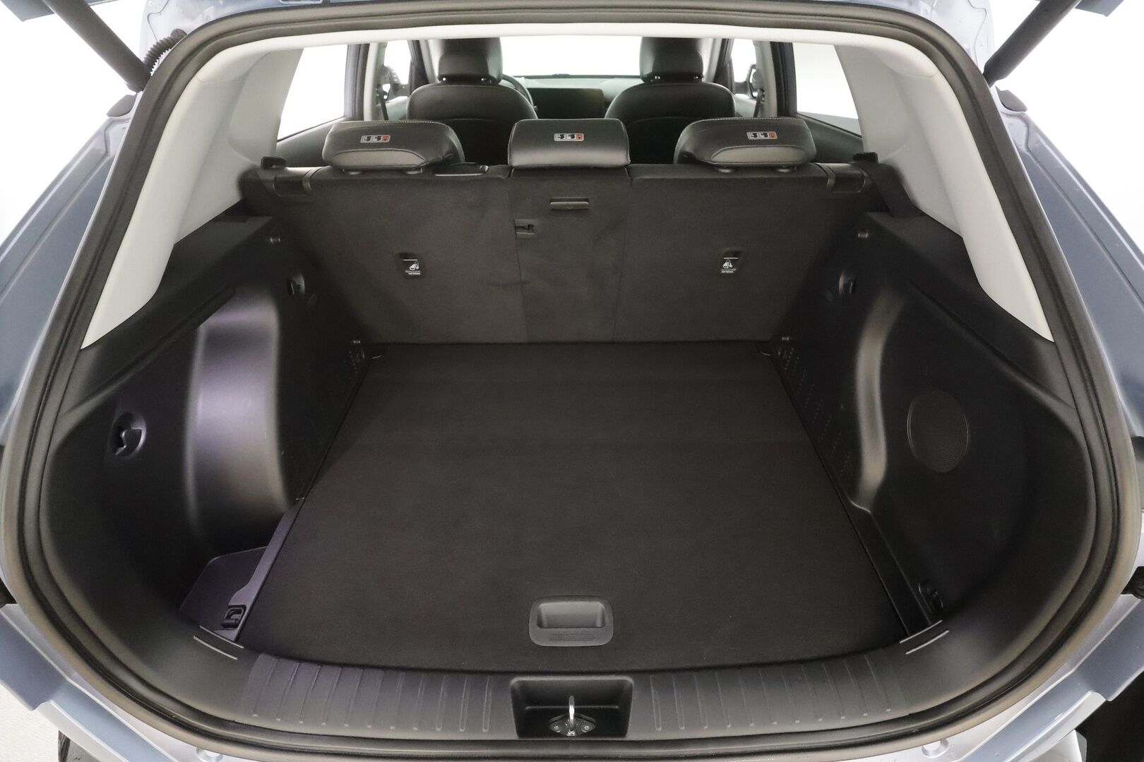 Hyundai KONA Electric 2024 65 kWh 217 hv Premium - | ACC | HUD | 360° | BOSE | Puolinahat sähköllä | HDA | LED | Ambient | Sähk. takaluukku | Lämm.ohjauspyörä |