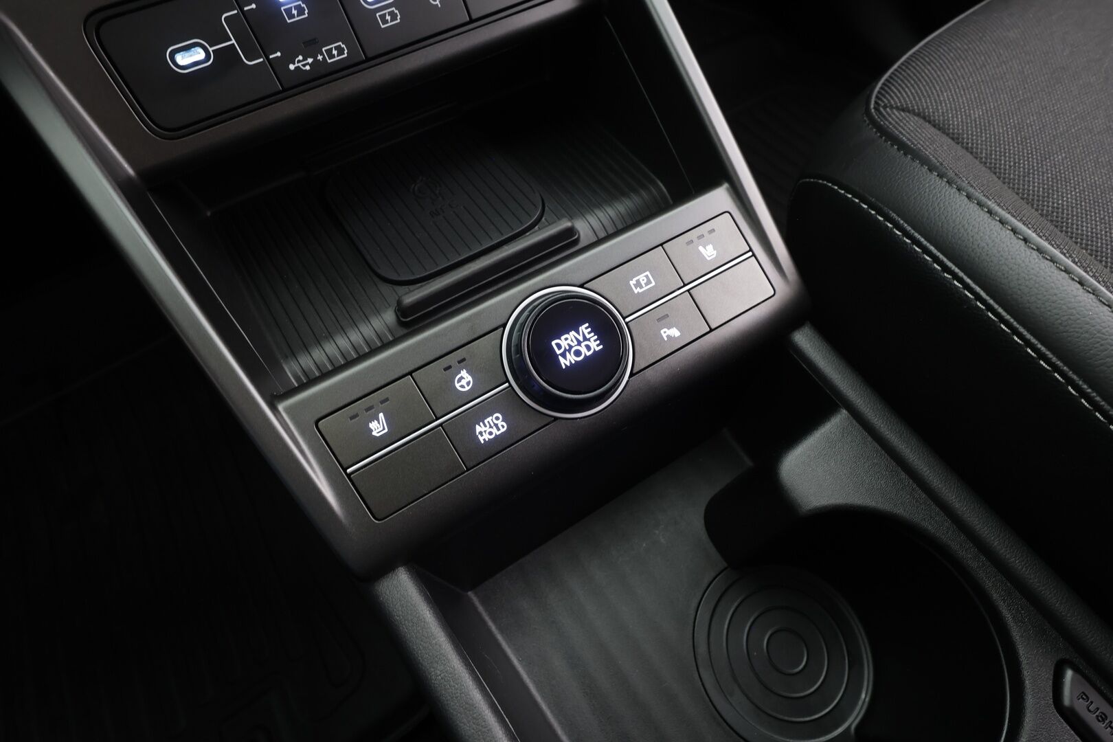 Hyundai KONA Electric 2024 65 kWh 217 hv Premium - | ACC | HUD | 360° | BOSE | Puolinahat sähköllä | HDA | LED | Ambient | Sähk. takaluukku | Lämm.ohjauspyörä |