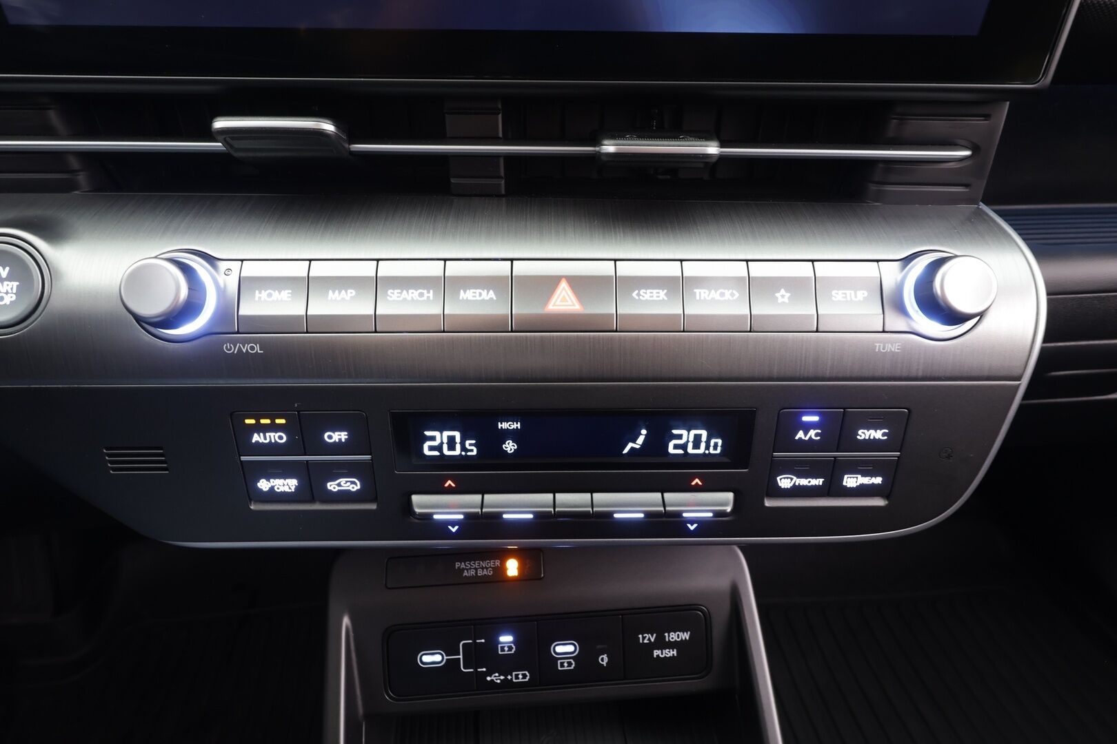 Hyundai KONA Electric 2024 65 kWh 217 hv Premium - | ACC | HUD | 360° | BOSE | Puolinahat sähköllä | HDA | LED | Ambient | Sähk. takaluukku | Lämm.ohjauspyörä |