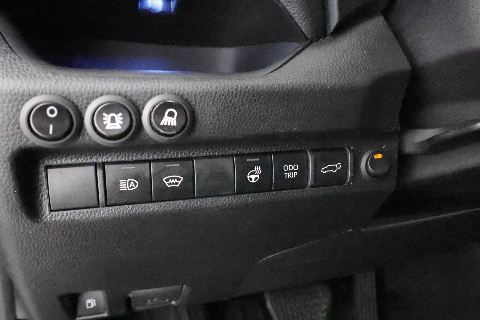 Toyota RAV4 Plug-in 2024 2,5 Hybrid AWD-i Active Plus Edition * ACC / LED / Lisävalot / P.kamera / Sähköpenkki / Kaistavahti / Navi / Keyless * - 1-om Suomi-auto / Kahdet renkaat aluvanteilla 