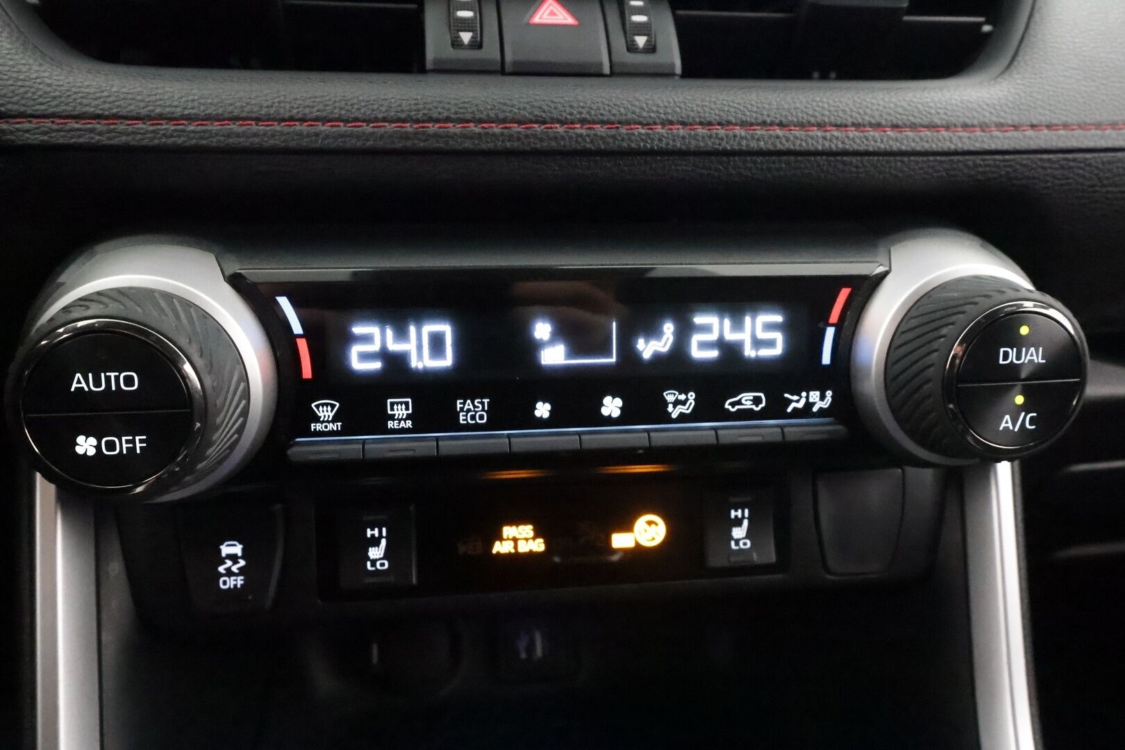 Toyota RAV4 Plug-in 2024 2,5 Hybrid AWD-i Active Plus Edition * ACC / LED / Lisävalot / P.kamera / Sähköpenkki / Kaistavahti / Navi / Keyless * - 1-om Suomi-auto / Kahdet renkaat aluvanteilla 