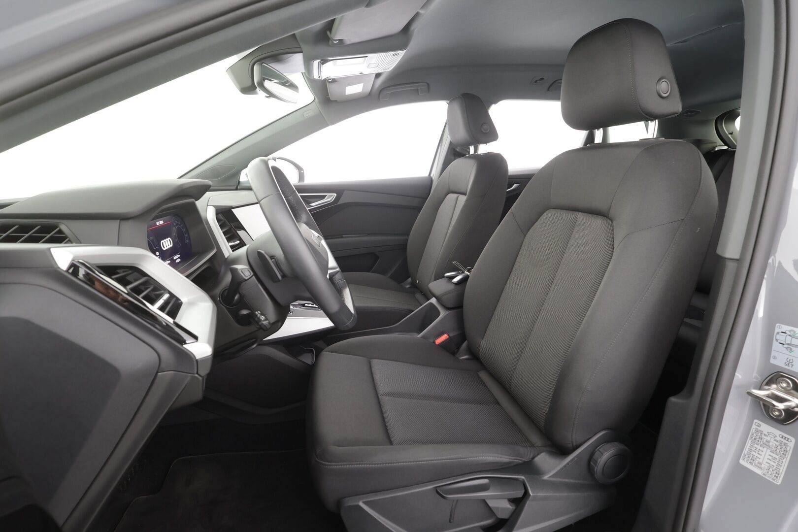 Audi Q4 e-tron 2024 SUV 45 e-tron quattro Progress - | ACC | ILP | Koukku | P.Kamera | LED | Ratinlämmitys | Digimittaristo | Keyless | Apple&Android | 1.Om suomi-auto | Kahdet Renkaat | Merkkihuollettu |