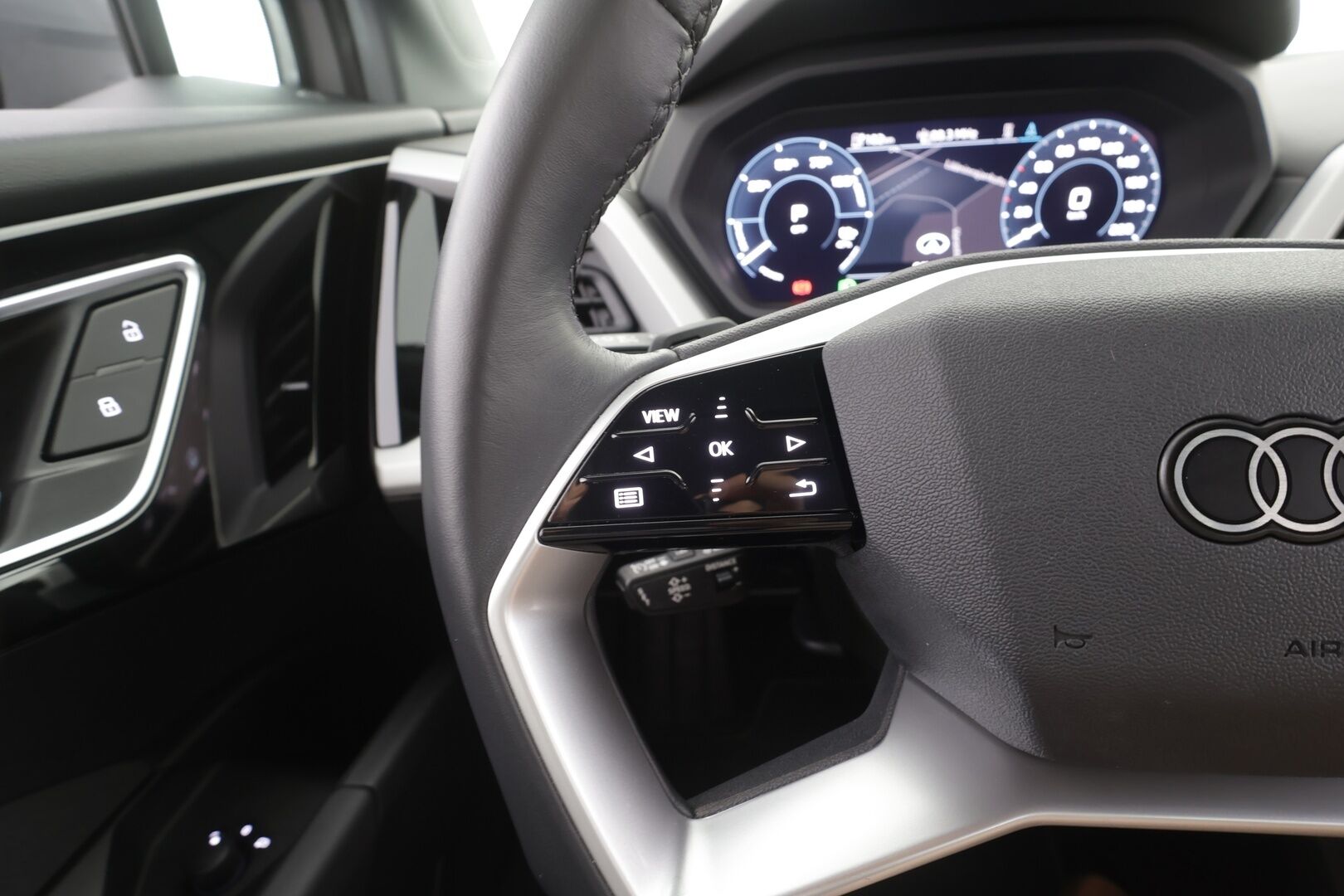 Audi Q4 e-tron 2024 SUV 45 e-tron quattro Progress - | ACC | ILP | Koukku | P.Kamera | LED | Ratinlämmitys | Digimittaristo | Keyless | Apple&Android | 1.Om suomi-auto | Kahdet Renkaat | Merkkihuollettu |