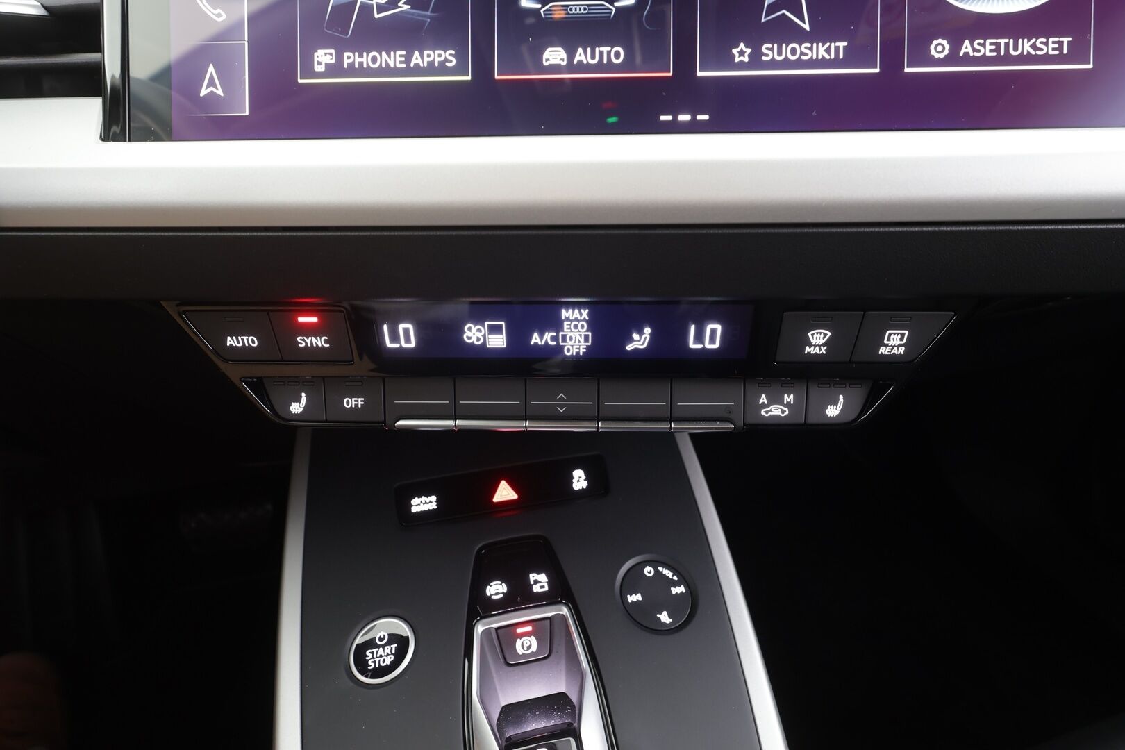 Audi Q4 e-tron 2024 SUV 45 e-tron quattro Progress - | ACC | ILP | Koukku | P.Kamera | LED | Ratinlämmitys | Digimittaristo | Keyless | Apple&Android | 1.Om suomi-auto | Kahdet Renkaat | Merkkihuollettu |