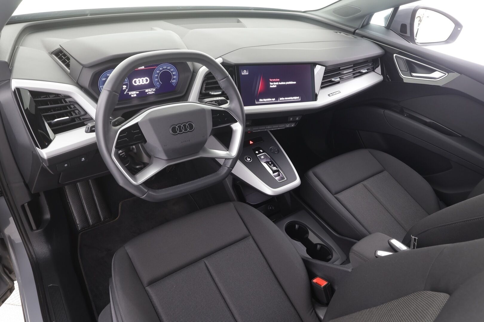 Audi Q4 e-tron 2024 SUV 45 e-tron quattro Progress - | ACC | ILP | Koukku | P.Kamera | LED | Ratinlämmitys | Digimittaristo | Keyless | Apple&Android | 1.Om suomi-auto | Kahdet Renkaat | Merkkihuollettu |