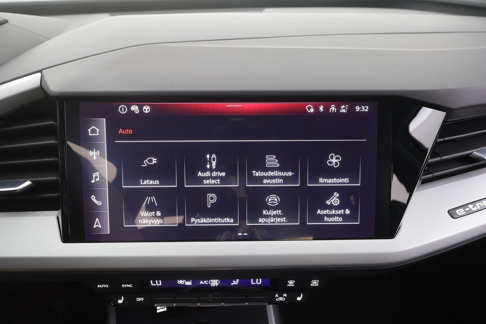 Audi Q4 e-tron 2024 SUV 45 e-tron quattro Progress - | ACC | ILP | Koukku | P.Kamera | LED | Ratinlämmitys | Digimittaristo | Keyless | Apple&Android | 1.Om suomi-auto | Kahdet Renkaat | Merkkihuollettu |