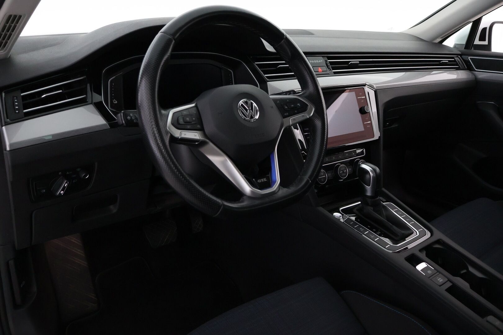 Volkswagen Passat 2020 Variant GTE Plug-In Hybrid 160 kW DSG-automaatti - Adapt.Vakkari | Hieronta | HUD | Peruutuskamera | LED | ErgoComfort | BLIS | Digimittari | Lisälämmitin | Hyvät varusteet | Jakopää juuri tehty!