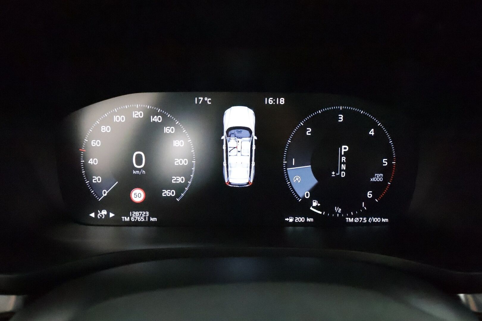 Volvo V60 Cross Country 2020 D4 AWD aut ** Webasto / Koukku / Adapt.Vakkari / P.Kamera / LED-valot / Navi / Kaistavahti / KeylessGO ** - 3,99 % KORKOTARJOUS TÄHÄN AUTOON - 2x Renkaat